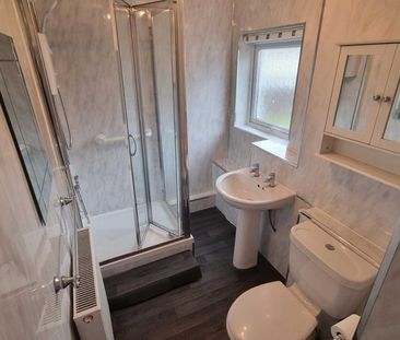 3 bedroom semi-detached house to rent - Photo 6