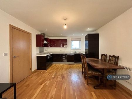 2 bedroom flat to rent - Photo 4