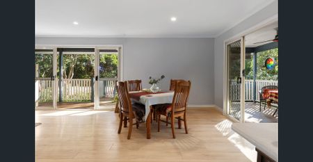 Charming Queenslander with Mountain Views and Outdoor Entertaining - Photo 4