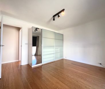 25 Tully Road, Clarinda VIC 3169 - House For Rent | Domain - Photo 3