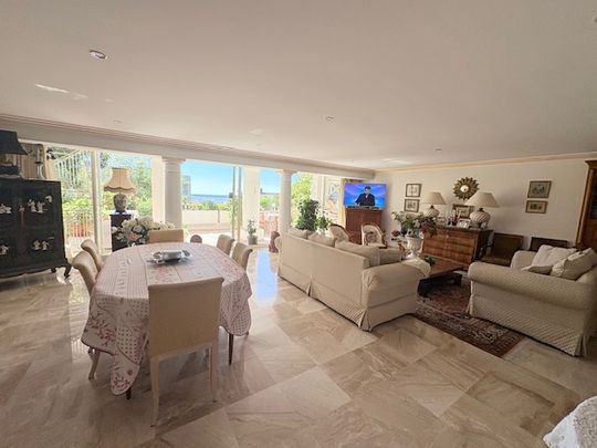 Location Appartement 4 pièces 136m² CANNES 06400 - Photo 1