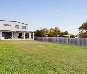Luxurious Home - Low Maintenance - Great Location - Photo 5