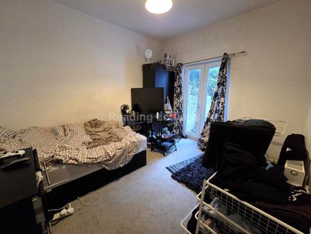 6 bedroom terraced house to rent - Photo 3