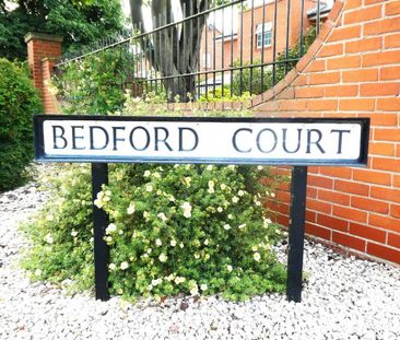 2 bedroom mews to rent - Photo 6