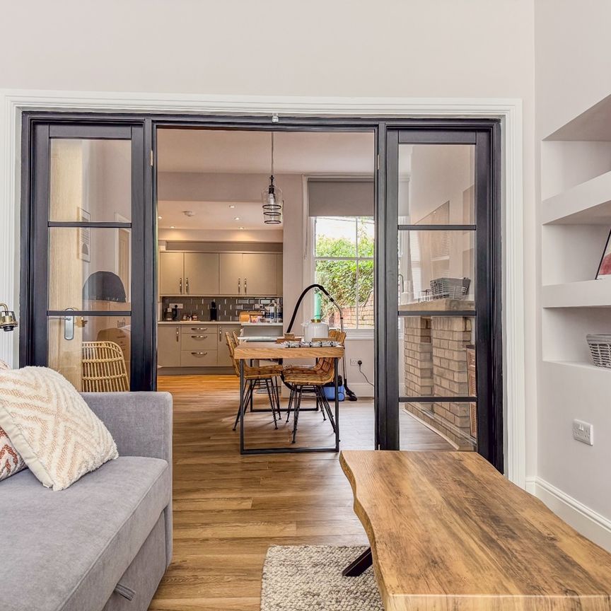 4 Bed Terraced House, Dale Street, NG2 - Photo 1