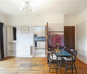 Upper Richmond Road West, TW10 - Photo 2