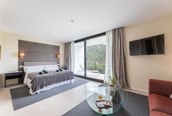 FANTASTIC LUXURIOUS VILLA IN MARBELLA