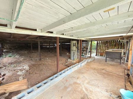 Two Bedroom Home With HUGE Backyard! - Photo 2