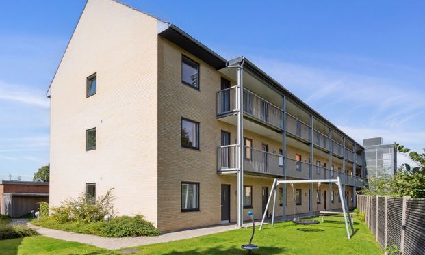 Moderne boliger i Tækkerhusene, Hillerød: Elevator og privat altan. Perfekt beliggenhed ved både natur og by liv - Photo 1