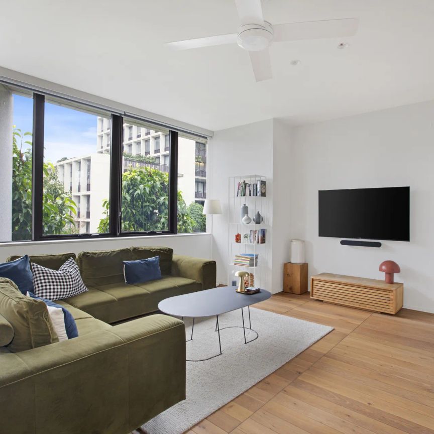 Undoubtedly One Of The Best 3 Bedroom Apartments at Newmarket! - Photo 1