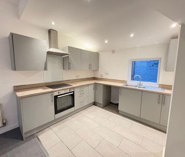 2 bedroom terraced house to rent - Photo 5