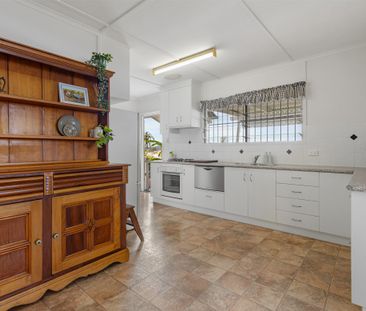 Elevated Family Home with Expansive Deck in Mansfield School Catchment - Photo 5