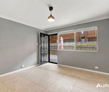 Freshly Renovated Ground Floor Unit with Private Courtyards - Photo 3