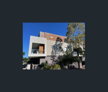 Stunning corner apartment overlooking the Lake - Photo 4