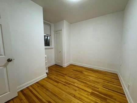 For Lease - 2879 St Clair Avenue Unit# 2nd Floor, Toronto, Ontario - Photo 5