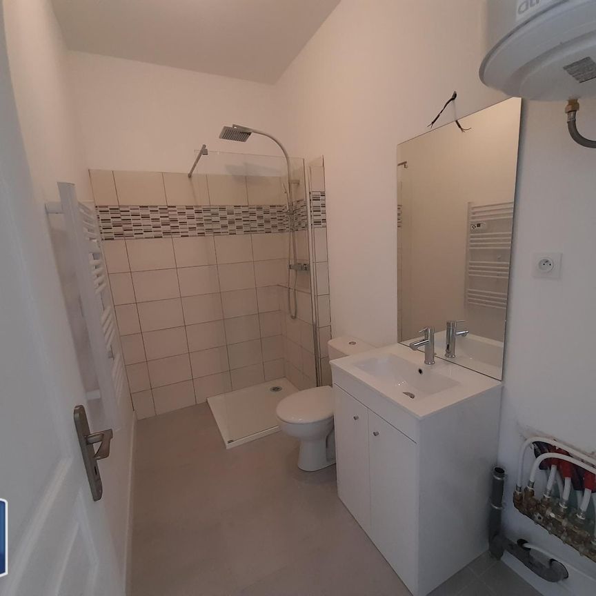 Location Appartement 1 pièce 31m² MARIGNANE 13700 - Photo 2
