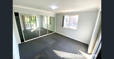 NEAT TOWNHOUSE... - Photo 4