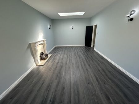 2 bedroom bungalow to rent - Photo 2
