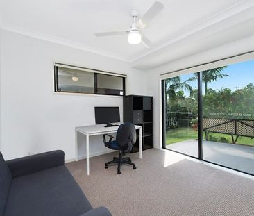 15 Luxor Street, Southport QLD 4215 - House For Rent - $900 | Domain - Photo 3