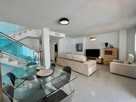 Luxury 4 room Detached House for rent in Benidorm, Valencia - Photo 4