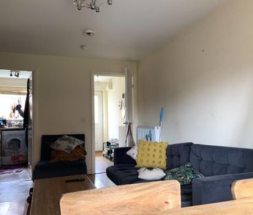 2 bedroom mews to rent - Photo 3