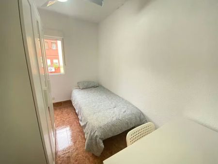 Calle de López Grass, Madrid, Community of Madrid 28038 - Photo 3