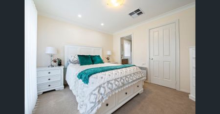 Renovated Four Bedroom Home with Pool - Photo 4