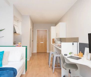 Studio Gold - Photo 6