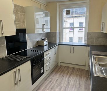 Room in a Shared Flat, Park Street, BS1 - Photo 1