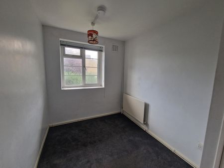 3 Bed Maisonette, Melford Court, SE22 - Photo 2