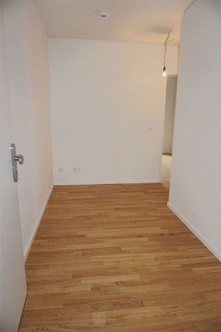 Moderne Erdgeschosswohnung mit Einbauküche und Terrasse! Mit direktem Blick auf die Mosel - Foto 5