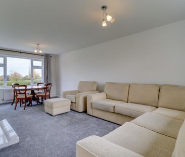 Detached house to rent - Photo 2