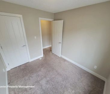 415 Clareview Road NW - #38 — Townhome - Photo 5