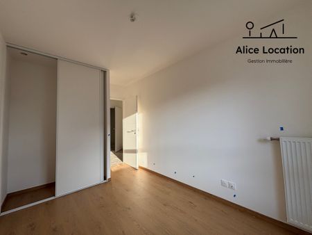 Location Appartement 3 pièces 66m² THONON LES BAINS 74200 - Photo 4