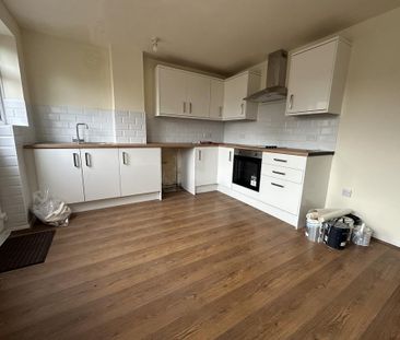 2 bedroom semi-detached house to rent - Photo 3