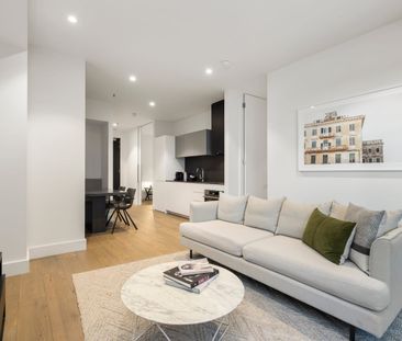 FULLY FURNISHED TWO BEDROOM APARTMENT AT THE HEART OF ALBERT PARK LAKE - Photo 4