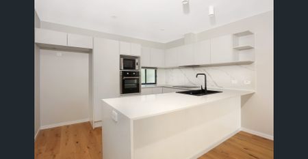 Beautiful townhouse in an excellent location. - Photo 5