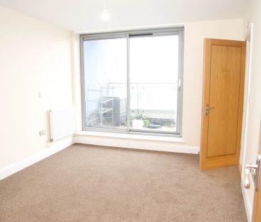 Price £1,950 pcm - Available Now - Unfurnished - Photo 4