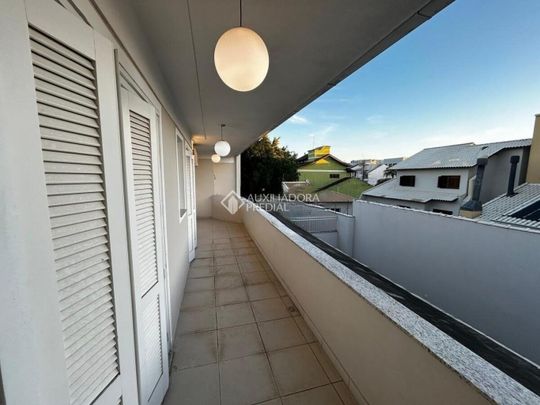 Sobrado com 4 quartos e 345m² para alugar em Estância Velha, Canoas. - Photo 1