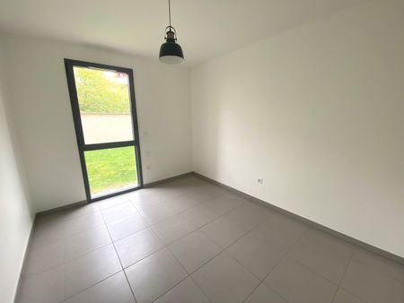 Location Appartement 3 pièces 73m² ROMANS SUR ISERE 26100 - Photo 5