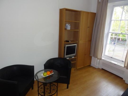Flat 12 Cartwright Gardens, Bloomsbury WC1H 9EH - Photo 1