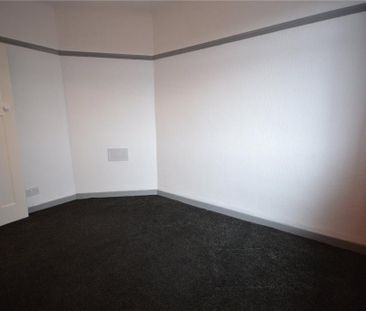 2 bedroom semi-detached house to rent - Photo 4