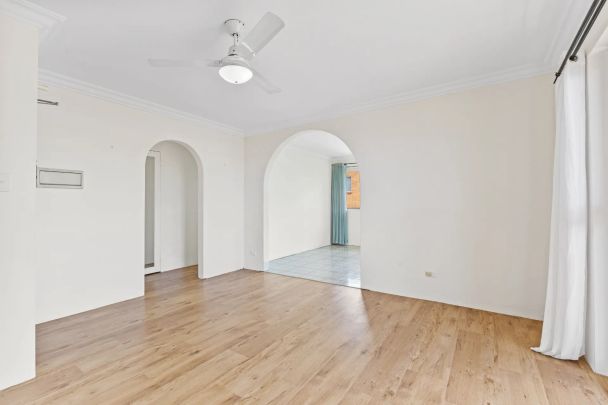 Conveniently located unit with low ongoing cost of living. - Photo 1