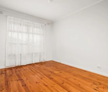 “NEAT AS A PIN | HEATING AND COOLING | EASY ACCESS TO TRANSPORT” - Photo 2