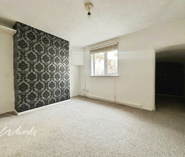 2 bedroom ground maisonette to rent - Photo 5