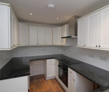 4 bedroom semi-detached house to rent - Photo 1