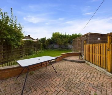 3 bedroom semi-detached house to rent - Photo 2