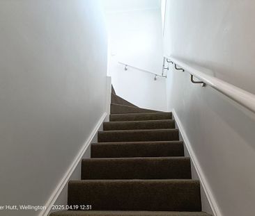 ** Modern 3 Bedrooms two storey with Garage ** - Photo 1