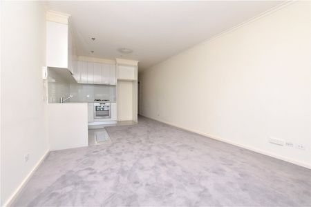 1107/63 Whiteman Street - Photo 2