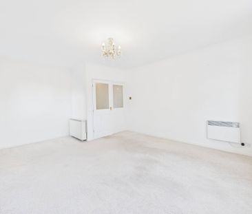 Flat 1 6 Queen Victoria Road, S17 - Photo 2